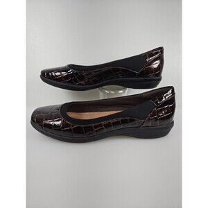 Clarks Collection Soft Cushion Dark Brown Alligator Print Slip On Women's 8.5